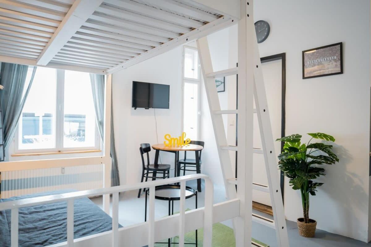 Shabby Chic Plus Self Checkin Plus Free Street Parking Berlino Esterno foto